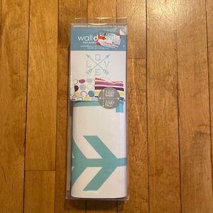 NIB Walldecor Self-adhesive sticker Love